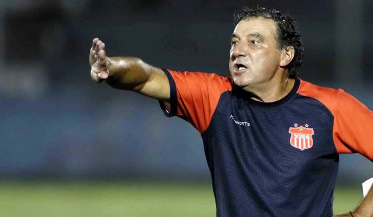 El Vida fue demandado por su exentrenador, el portugués Fernando Mira, junto a quien era su asistente, Orlando Fernández, por incumplimiento de pago del contrato culminado en octubre del 2022. Por esta razón, en julio, FIFA castigó a la entidad ceibeña con la inscripción y venta de futbolistas hasta que cumplieran con el pago de dos millones de lempiras a Mira y Fernández.