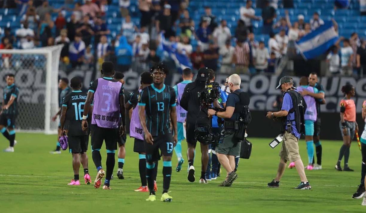 Honduras venció 2-1 a Haití, pero la victoria de 1-0 de Qatar ante México provocó la eliminación de la selección hondureña en la fase de grupos de la Copa Oro 2023.