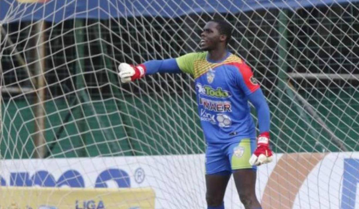 El seleccionado de San Cristóbal y Nieves, Julani Kyle Archibald, será nuevo portero del Victoria. El arquero jugó la Copa Oro 2023.