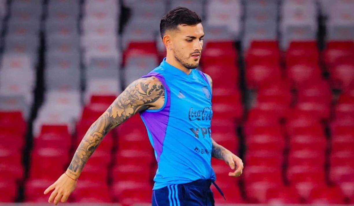 El volante argentino Leandro Paredes no entra en los planes del PSG y está cerca de unirse a la Roma.