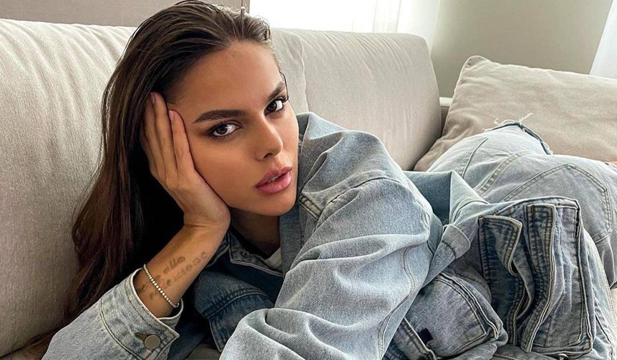 La modelo rusa cuenta que el futbolista portugués le mandaba mensajes privados en Instagram hace años, pero ella los borraba.