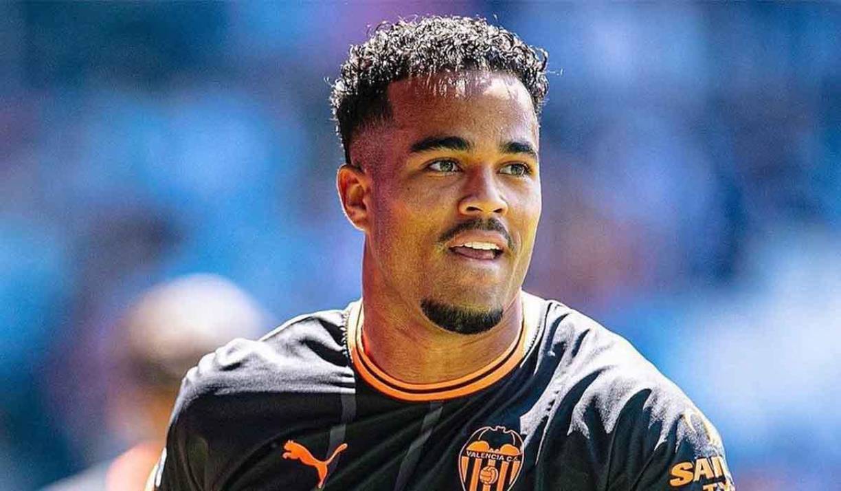El atacante Justin Kluivert será nuevo jugador del Bournemouth, llegará procedente del Valencia de España.