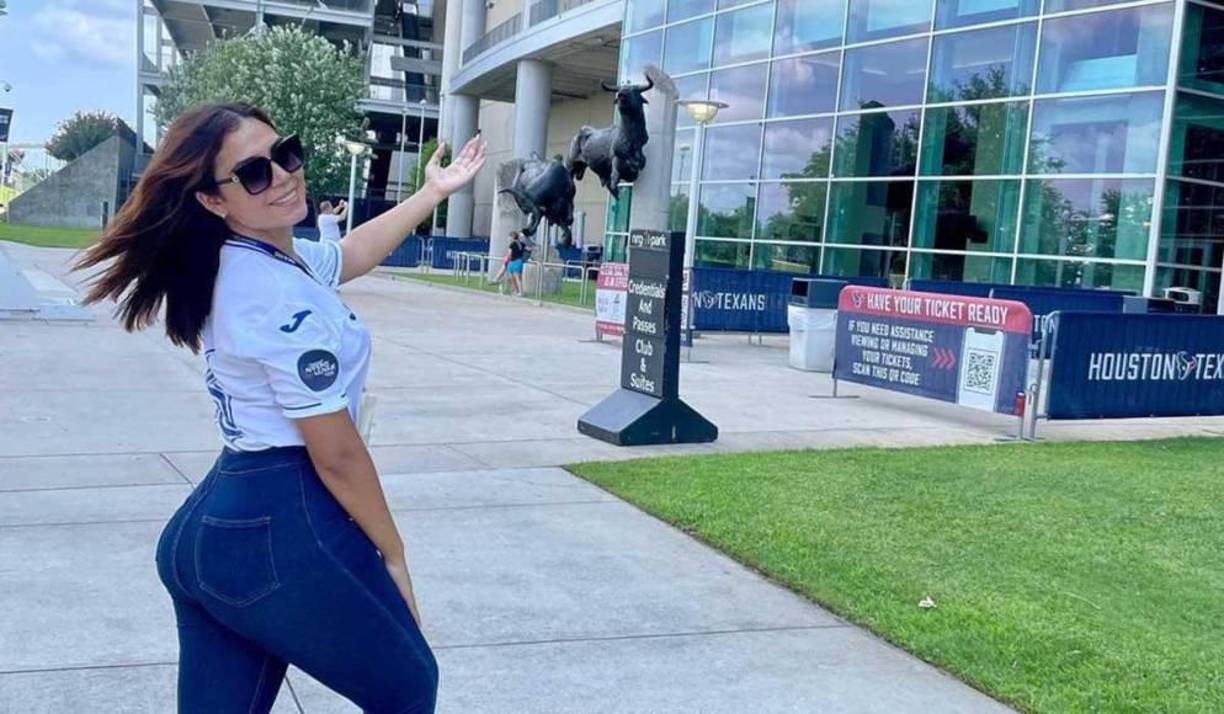 Cristel Osorio: Linda periodista hondureña de TDTV. 