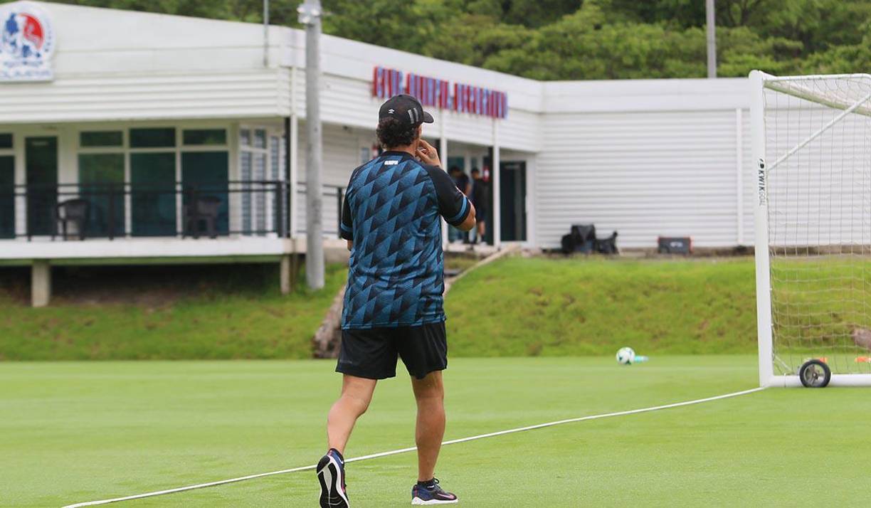 Pedro Troglio arribó el lunes a San Pedro Sula y este martes se unió a los trabajos del Olimpia.