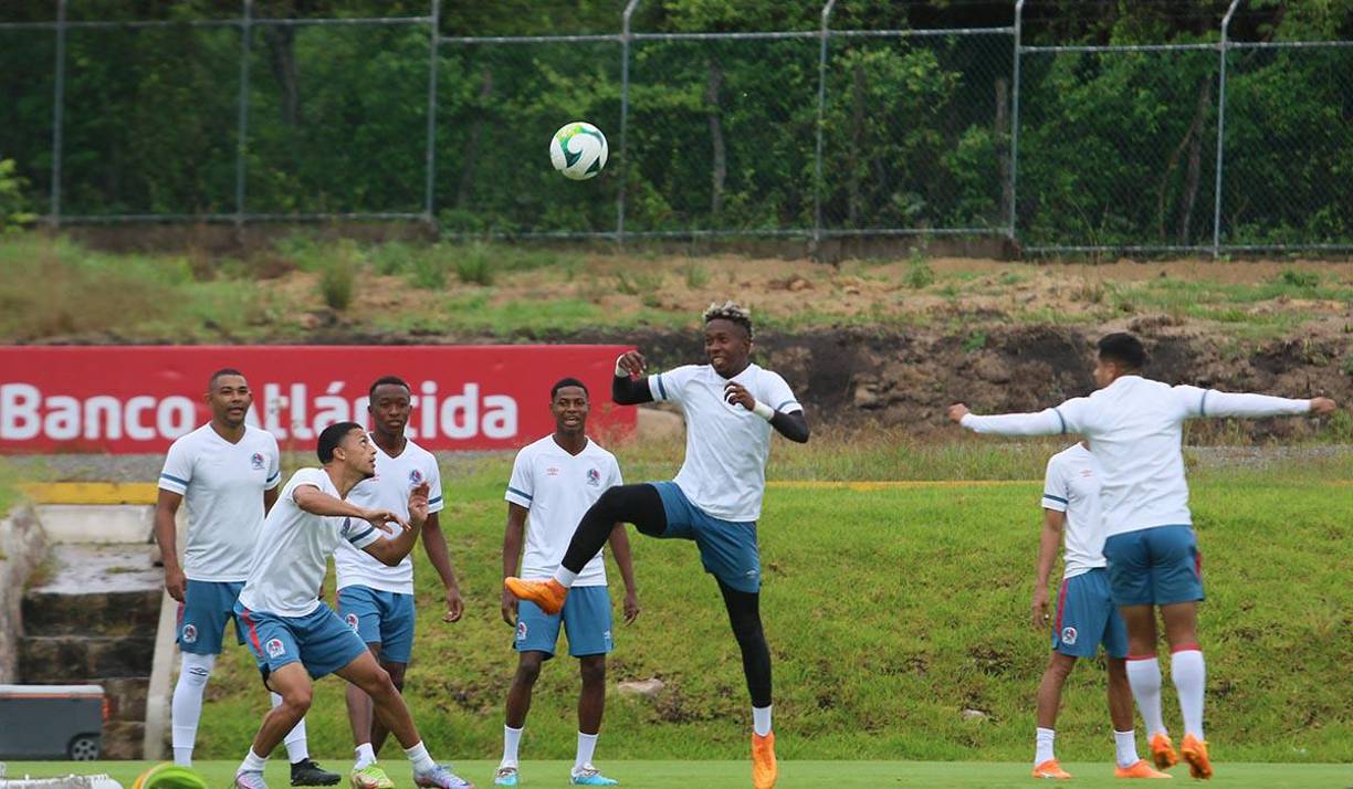 Legionario se une al Olimpia,¿qué hizo Troglio tras unirse a la pretemporada?