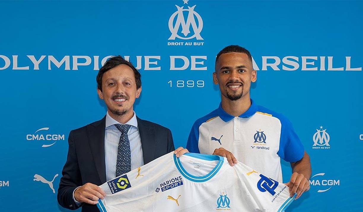 El delantero senegalés Iliman Ndiaye firmó con el Olympique de Marsella por 17.000.000 €. Su contrato es hasta hasta junio del 2028.