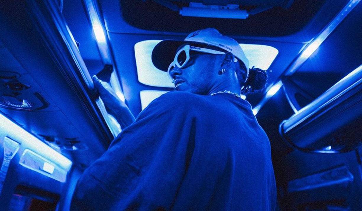 Hamilton está aprovechando el descanso entre el GP de Silverstone y el de Hungría de la mejor manera posible. El piloto de Mercedes ha decidido tomarse unos días de relax en Ibiza. 