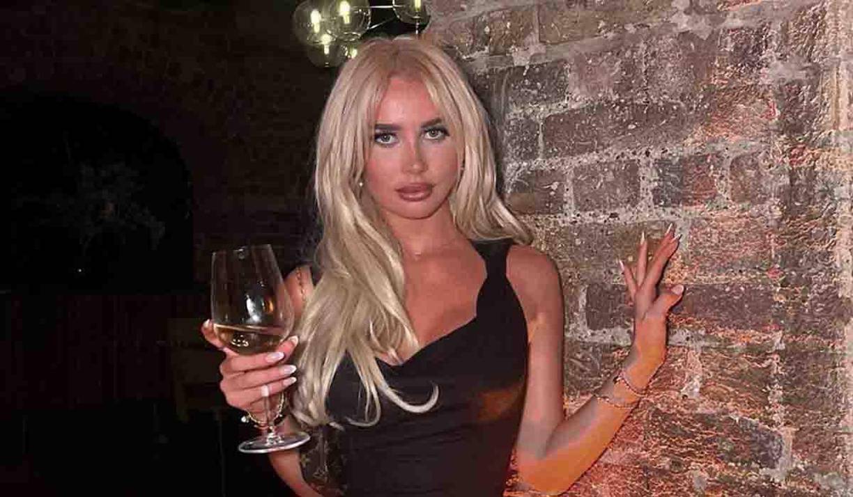 La joven contactaba a los familiares de los futbolistas, exigía coimas a cambio de silencio y los amenazaba con divulgar información personal. “No he podido dormir y he tenido que tomar pastillas para dormir, lo que ha afectado mi rendimiento”, confesó Gilmour tiempo atrás.