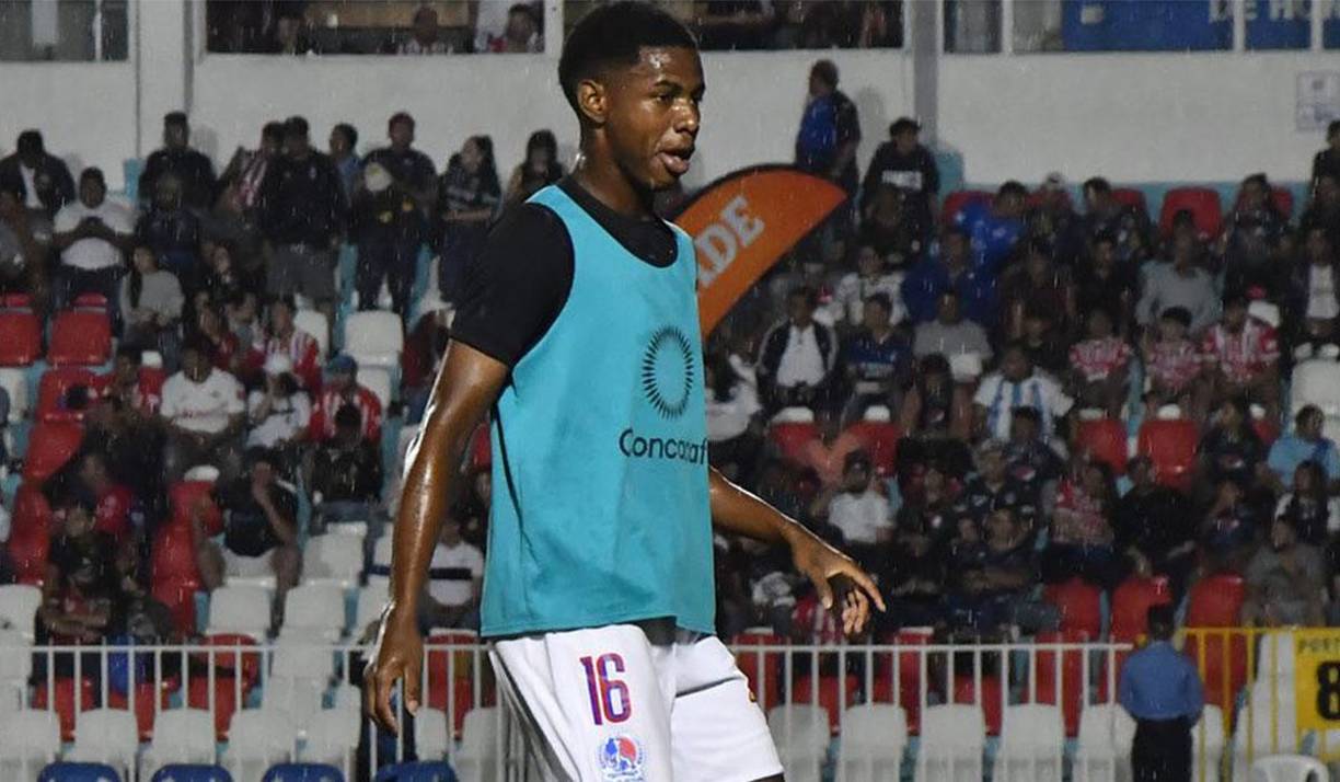 Julián Martínez: El joven defensor del Olimpia ha mostrado buenas condiciones y fue convocado por Reinaldo Rueda. Es hermano de Edwin Solani, quien ha formado parte en algunas convocatorias de la H.