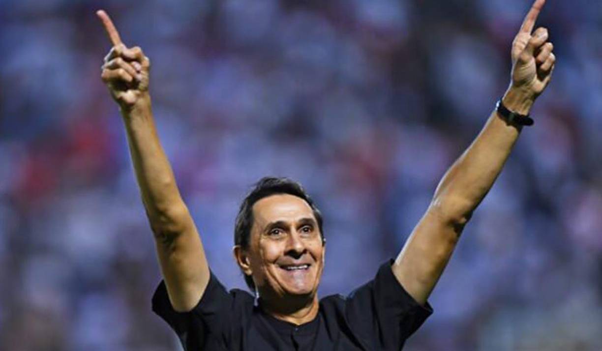 Alexandre Guimarães: Entrenador brasileño que suena para llegar al banquillo de la selección de Honduras. Actualmente se encuentra sin equipo.