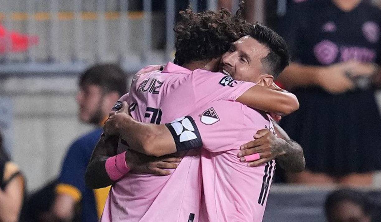 Lionel Messi le dio un efusivo abrazo al hondureño David Ruiz luego que el catracho anotó su primer con el Inter Miami en la Leagues Cup 2023. La acción se hizo viral en las redes sociales. 