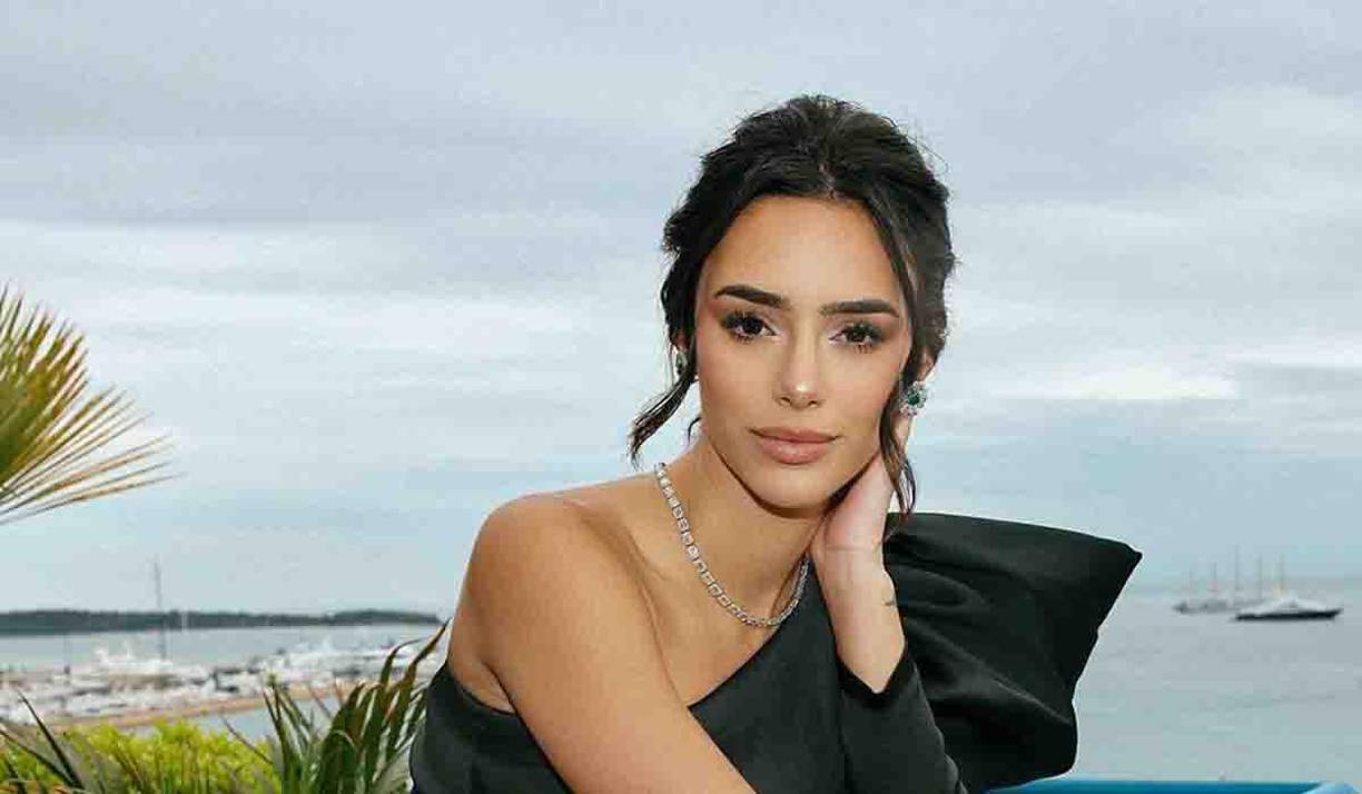 “De acuerdo con la información que el columnista Erlan Bastos ha confirmado, el jugador del PSG tiene libertad de ligar e incluso tener sexo con otras mujeres. La influencer ha establecido tres reglas para aceptar este tipo de casos”.