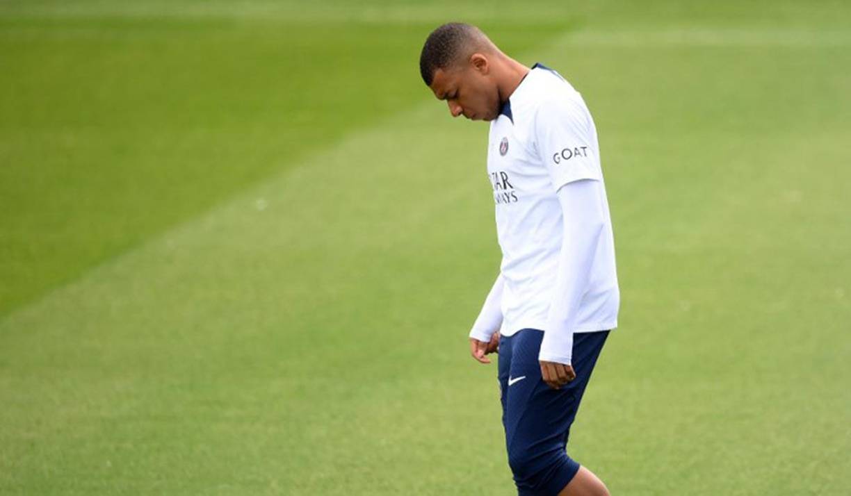 El PSG decidió borrar a Mbappé del primer partido de pretemporada e inclusive lo ha borrado de la gira que realizarán por Japón. 