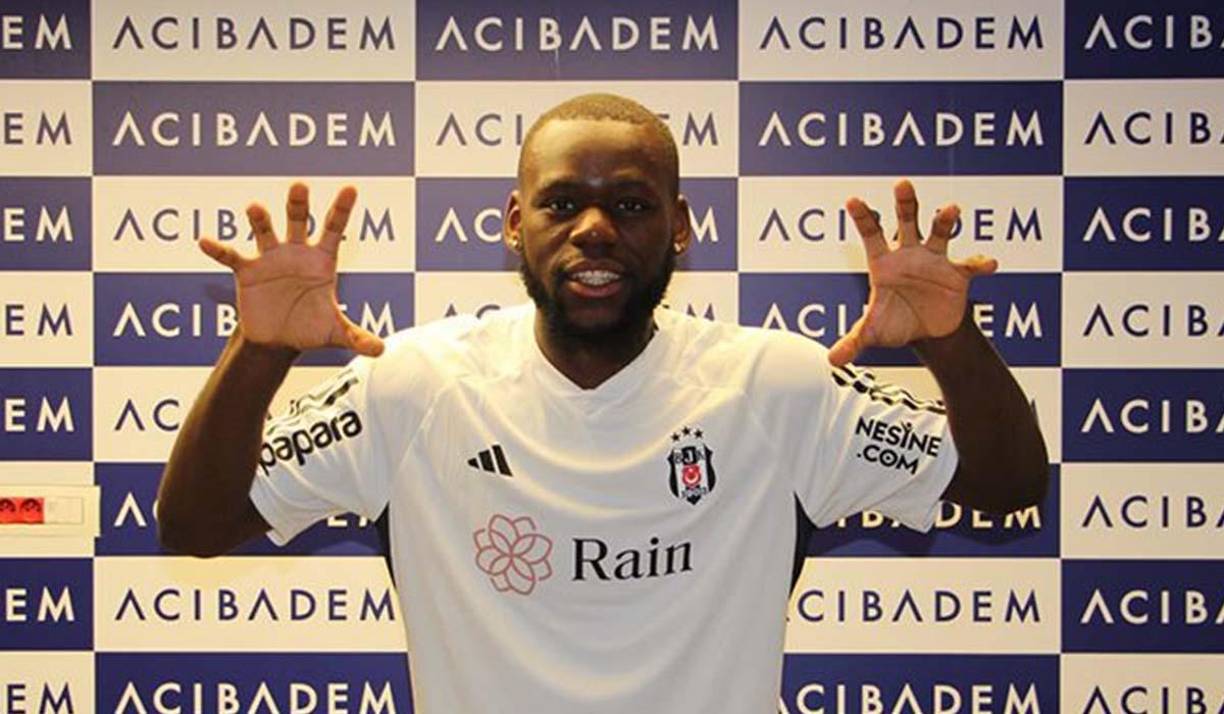 El Besiktas de Turquía ha fichado al mediocentro camerunés Jean Onana por 4.000.000 €. Firma hasta junio de 2027 y llega procedente del Lens.