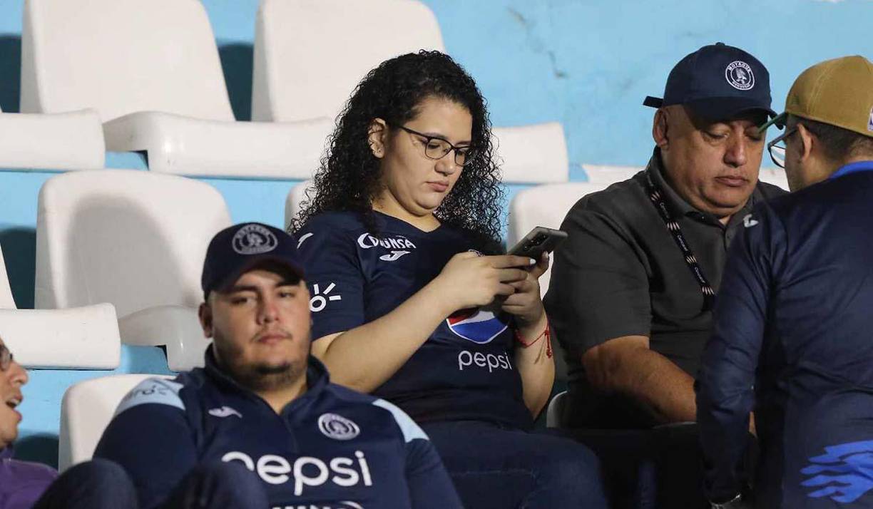 La afición del Motagua le respondió a su equipo y el club lo hizo de igual manera ya que les regaló el triunfo.