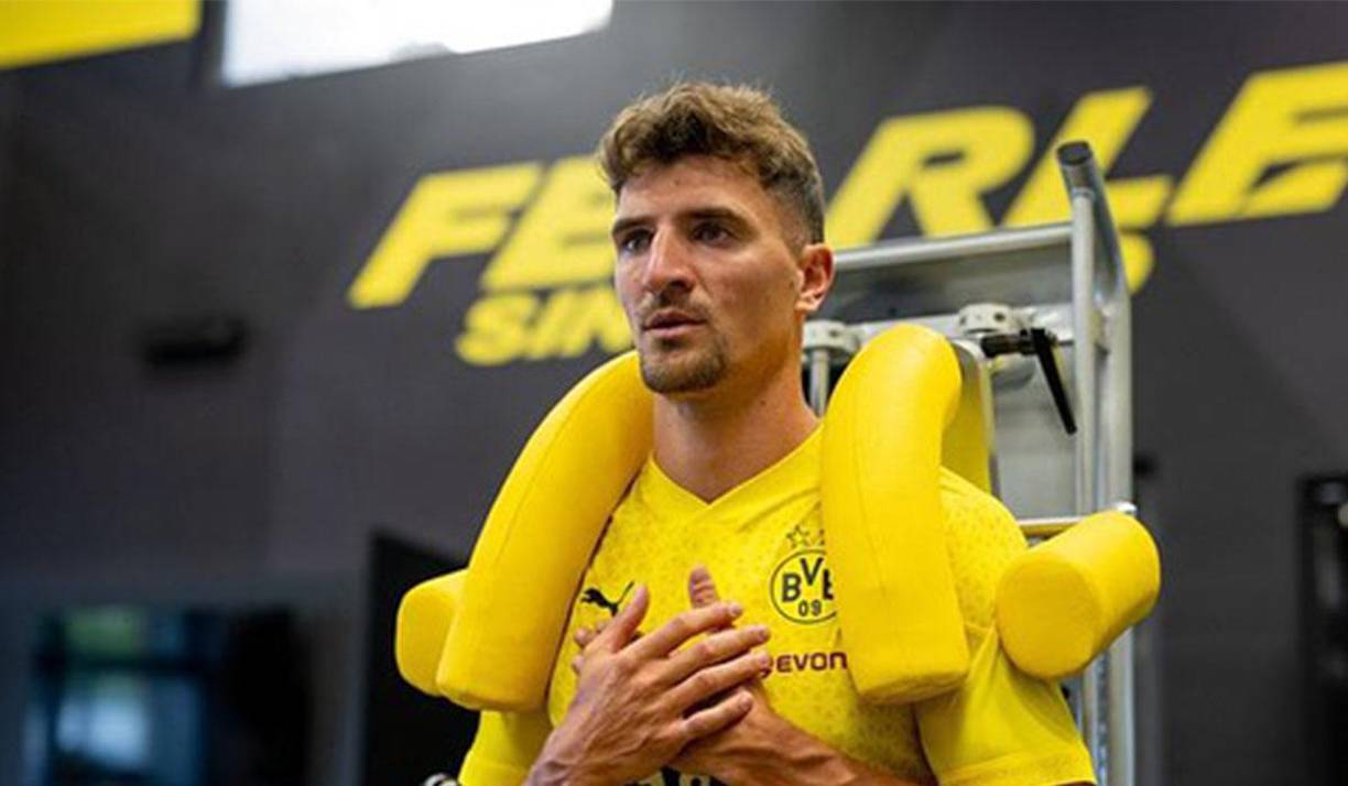 Thomas Meunier, uno de los nombres en la lista del FC Barcelona para reforzar el lateral derecho, habría llegado a un acuerdo con el Brujas de su natal Bélgica. El defensor no seguiría de esta manera en el Dortmund.