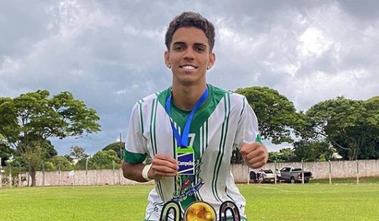 “Lo encontraron muerto en el río Iguatemi, lo descuartizaron. Qué crueldad en el mundo, Dios mío. Mi hijo era un buen chico”, dijo su madre Eliana a la prensa antes de entrar a declarar a la fiscalía.