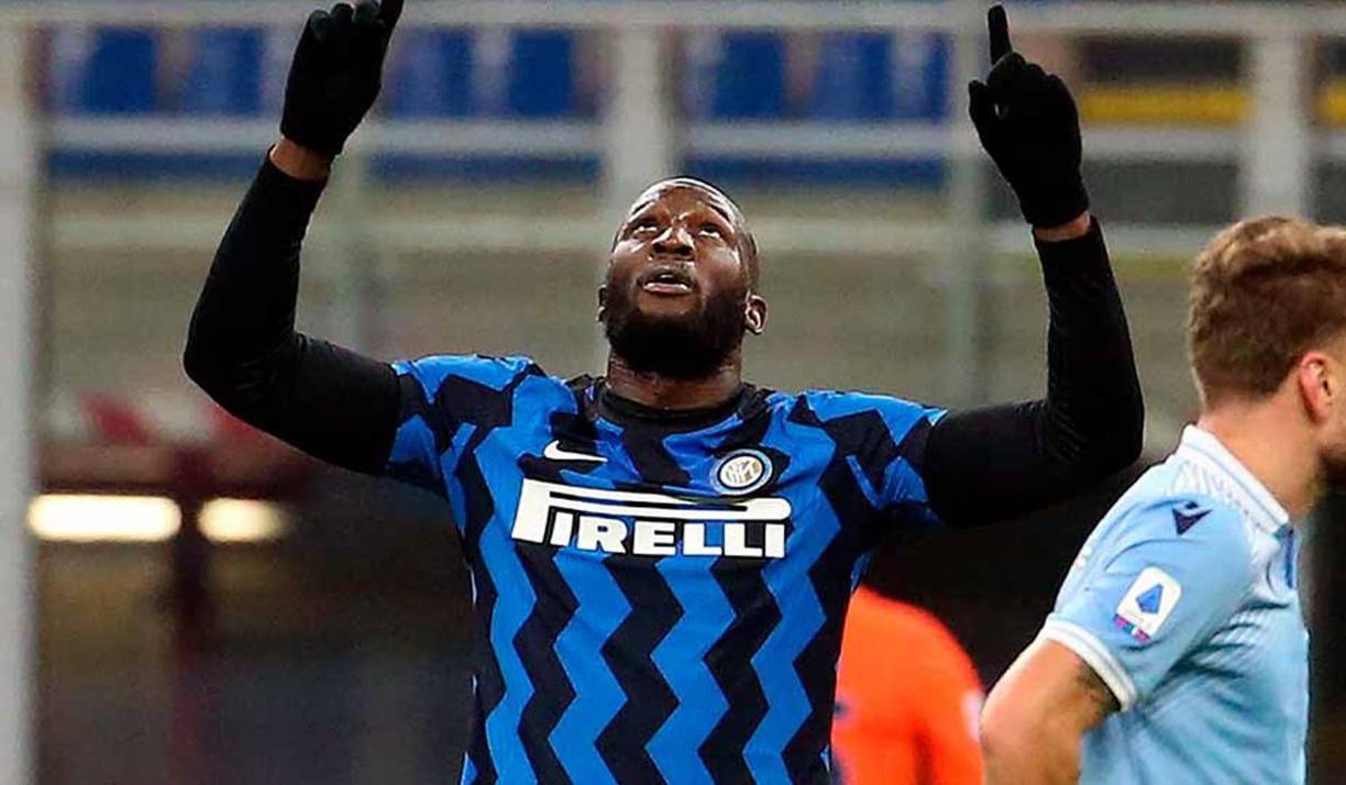 Según informa Fabrizio Romano, el delantero Lukaku jugará en la Roma de Italia. El belga llega cedido a préstamo del Chelsea por un costo superior a los 5 millones de euros.