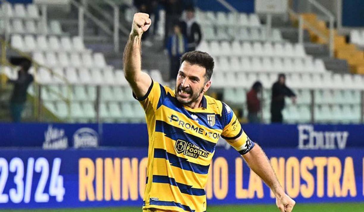 Gianluigi Buffon: El portero italiano tiene una oferta de Arabia Saudita, además el Parma le ha ofrecido una renovación de contrato. Sin embargo, el arquero medita su retiro del fútbol ya que cuenta con 45 años de edad.