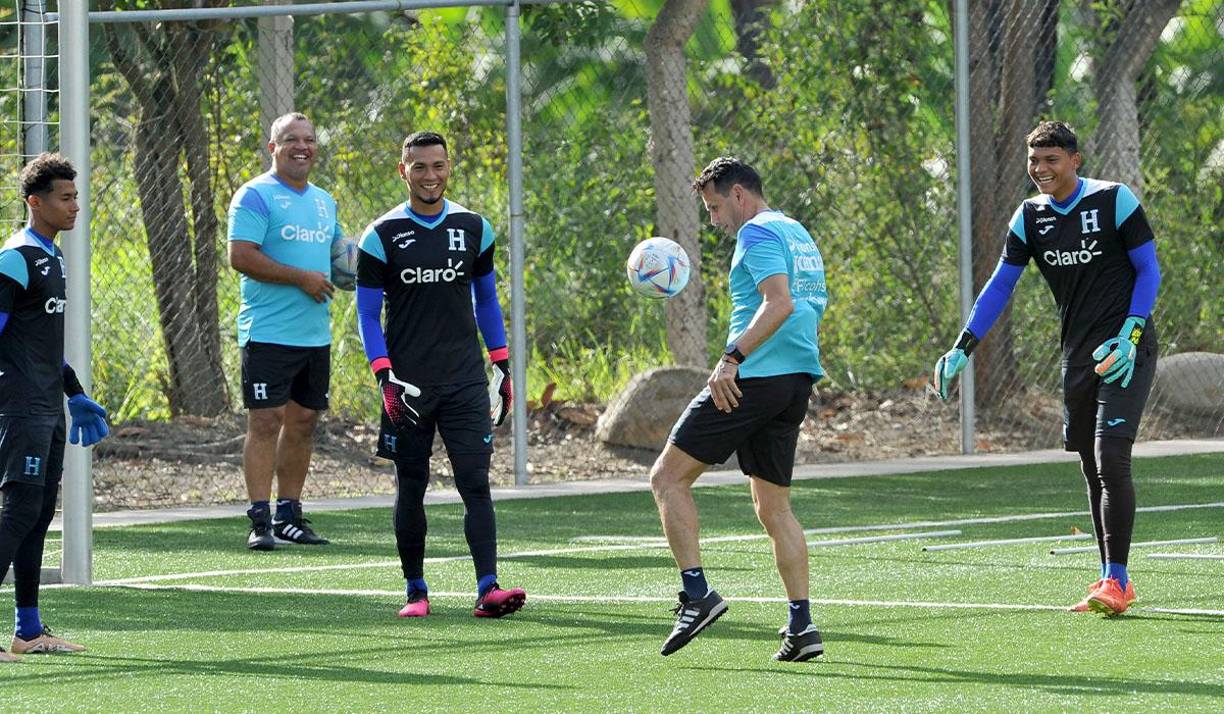 Néstor Lo Tártaro es el preparador de porteros de la H y estuvo con los arqueros Marlon Licona, Juergen García y José Valdéz. 