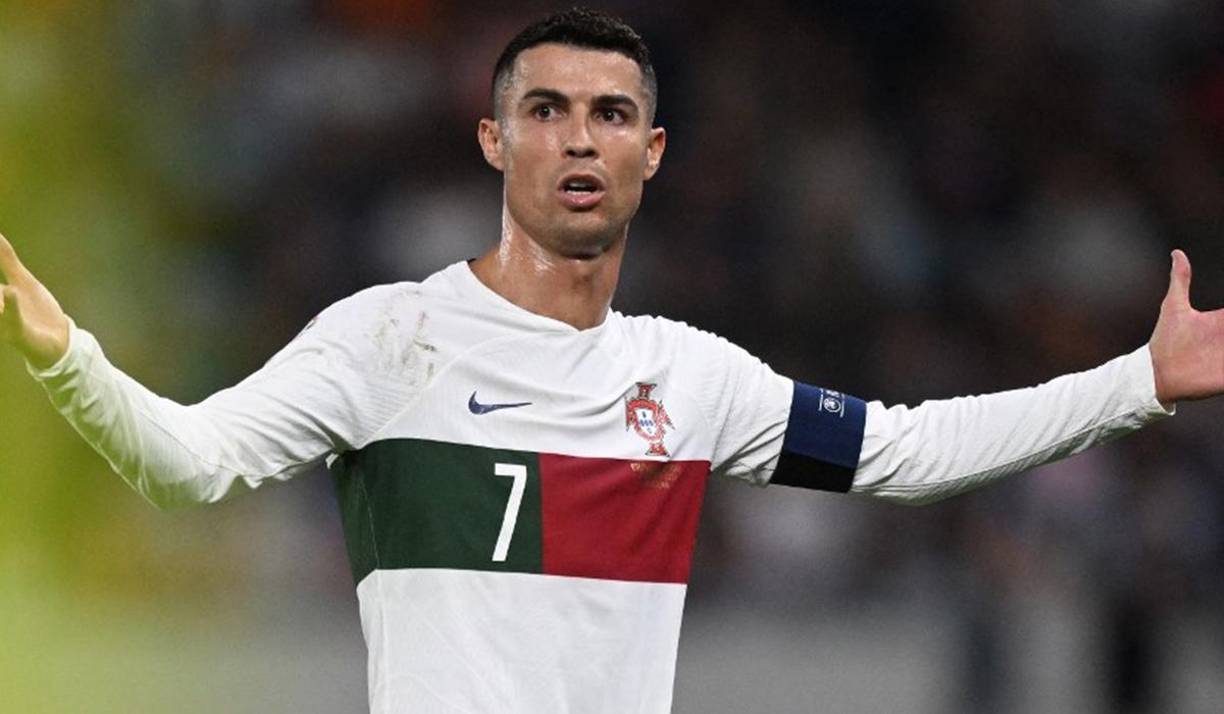 CR7 fue sancionado con la amarilla y como consecuencia se pierde el próximo juego de Portugal.