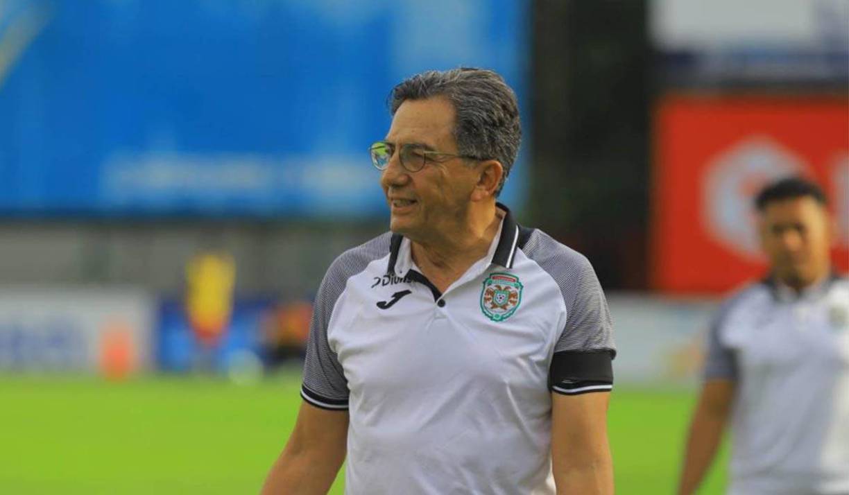 Salomón Názar: Es el único entrenador hondureño que aparece en la lista de posibles candidatos para llegar al banquillo de la selección de Honduras.