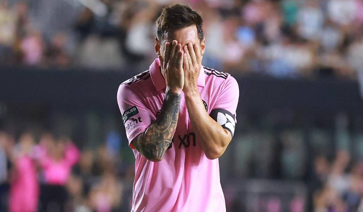 Lionel Messi lamentó una ocasión que tuvo para marcar.
