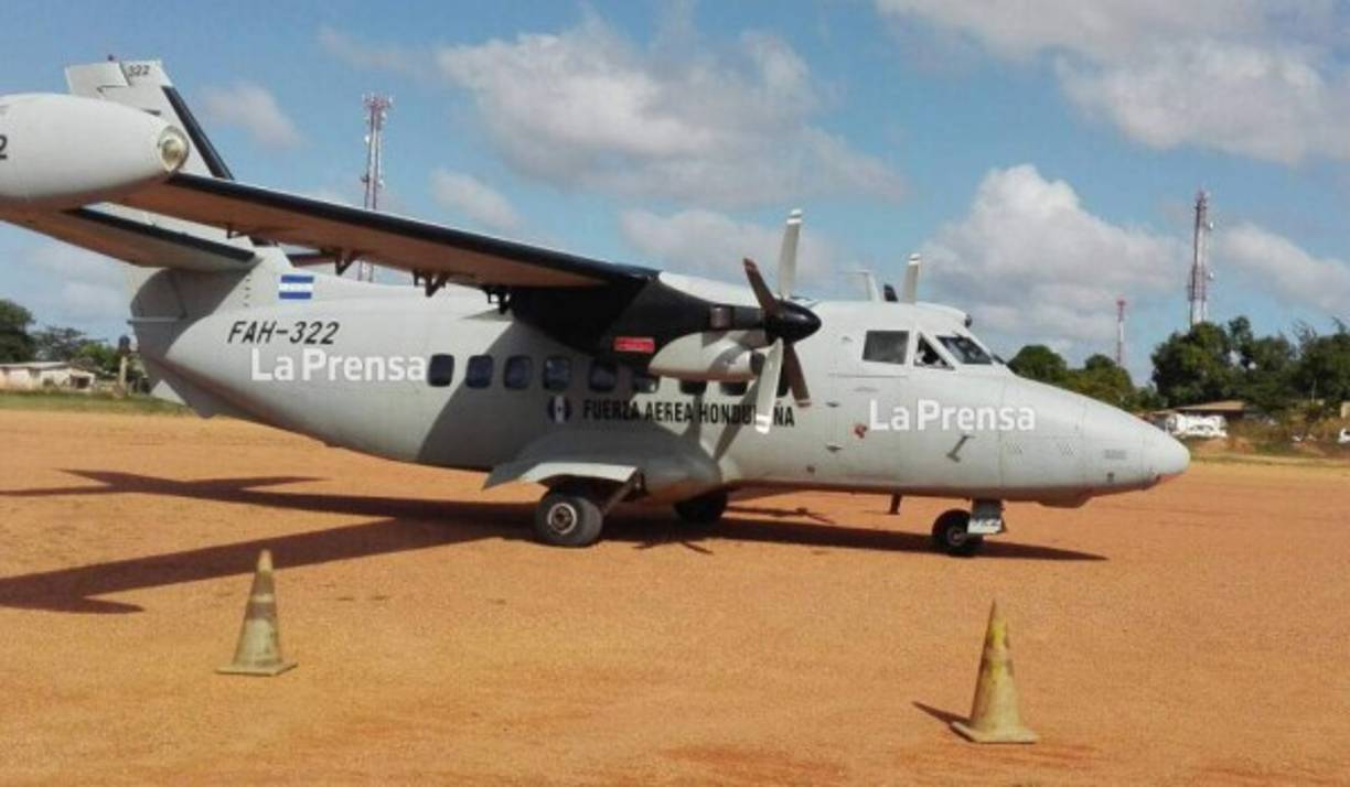 La avioneta modelo Let 410 antes de estrellarse.