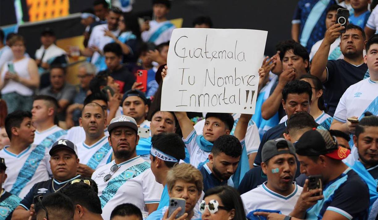 Los chapines armaron una fiesta deportiva y terminaron celebraron con algarabía el histórico pase a cuartos de final.