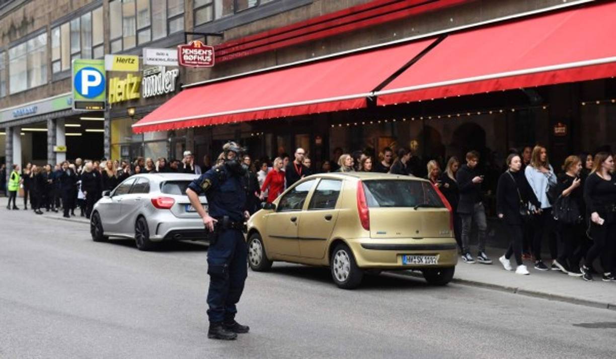 El autor del atentado había robado el camión aprovechando 'una entrega en un restaurante', declaró una portavoz de la empresa de transportes Spendrups, Rose-Marie Hertzman.