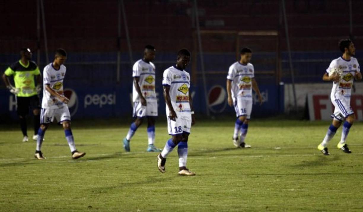 En 13 jornadas, el Victoria no ha podido ganar un partido. Tiene tres empates.