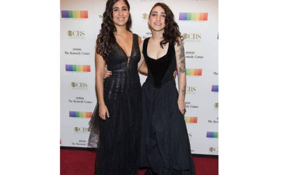 Emily Estefan acudió a las redes sociales para demostrar el amor que siente por su novia Gemeny Hernández, con quien ya tiene un año de relación.