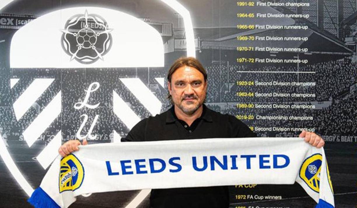 OFICIAL: Daniel Farke es el nuevo entrenador de Leeds United. El alemán firma contrato hasta 2027 y tendrá la tarea de conducir al equipo con el objetivo de alcanzar la Premier League nuevamente.
