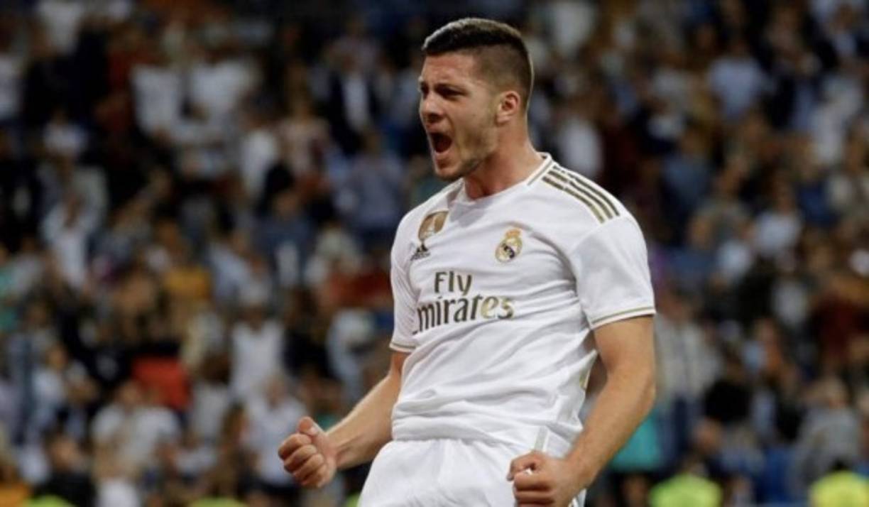 El AS Mónaco quiere fichar a Luka Jovic, según ha publicado el diario Marca. El club monegasco estaría interesado en que el delantero formase parte de su plantilla desde la temporada que viene. El serbio no ha contado demasiado para Zidane esta campaña en el Real Madrid. <br/><br/>Jovic podría ver en la Ligue 1 su futuro más próximo. El hecho de que Niko Kovac, actual entrenador del Mónaco, haya sido su técnico en la 2017/18, ayudaría a la adaptación.