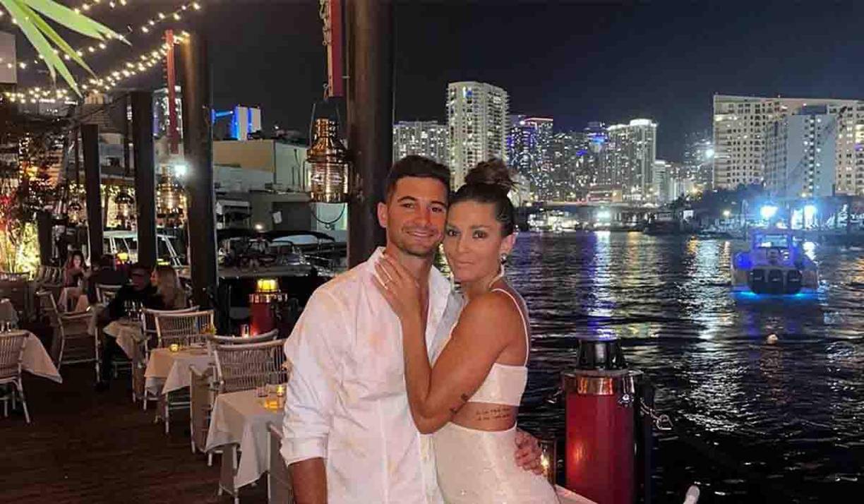 En los últimos mercados de pases, el nombre de Lucas Alario volvió a sonar por un posible regreso a River y los fanáticos se ilusionaron, pero al mismo tiempo se generó una extraña conversación en las redes sociales que apuntaron contra su pareja por su decisión de no volver a Argentina.