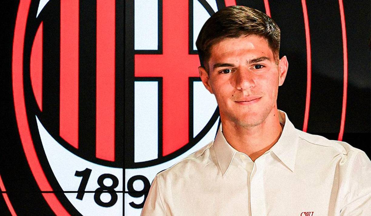 El defensor argentino Marco Pellegrino es nuevo jugador de Milan, llega procedente del Platense de Argentina. Contrato hasta junio de 2028