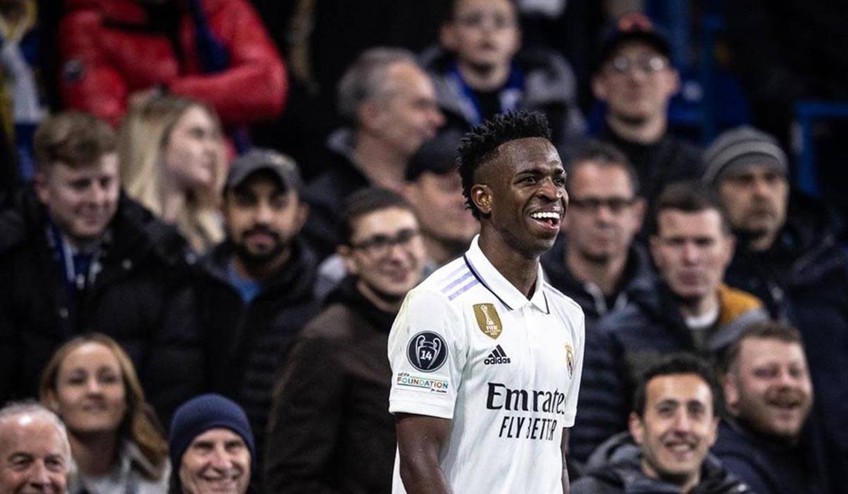 Desde que llegó al Real Madrid, no se le conocía novia oficial a Vinicius ya que ha sido relacionado con varias chicas. Sin embargo, el brasileño ha confirmado el nombre de su pareja sentimental. 