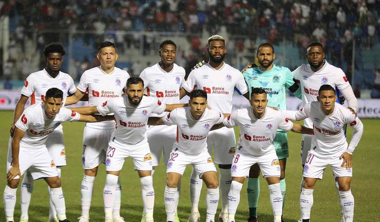 El 11 titular del Olimpia que enfrentó al Motagua. Los albos no contaron con Pedro Troglio en el banquillo. 