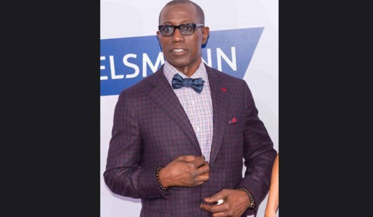 Wesley Snipes ha sido reportado por personas cercanas que se encierra a fumar marihuana durante las grabaciones.