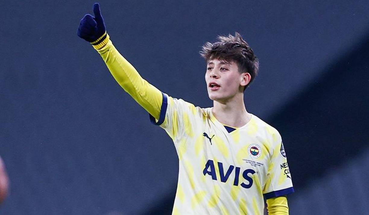 El equipo merengue no precisa el monto de la operación, pero, según la prensa española, el traspaso habría costado unos 20 millones de euros (21,7 millones de dólares) más unos ocho millones (8,6 millones de dólares) en variables.