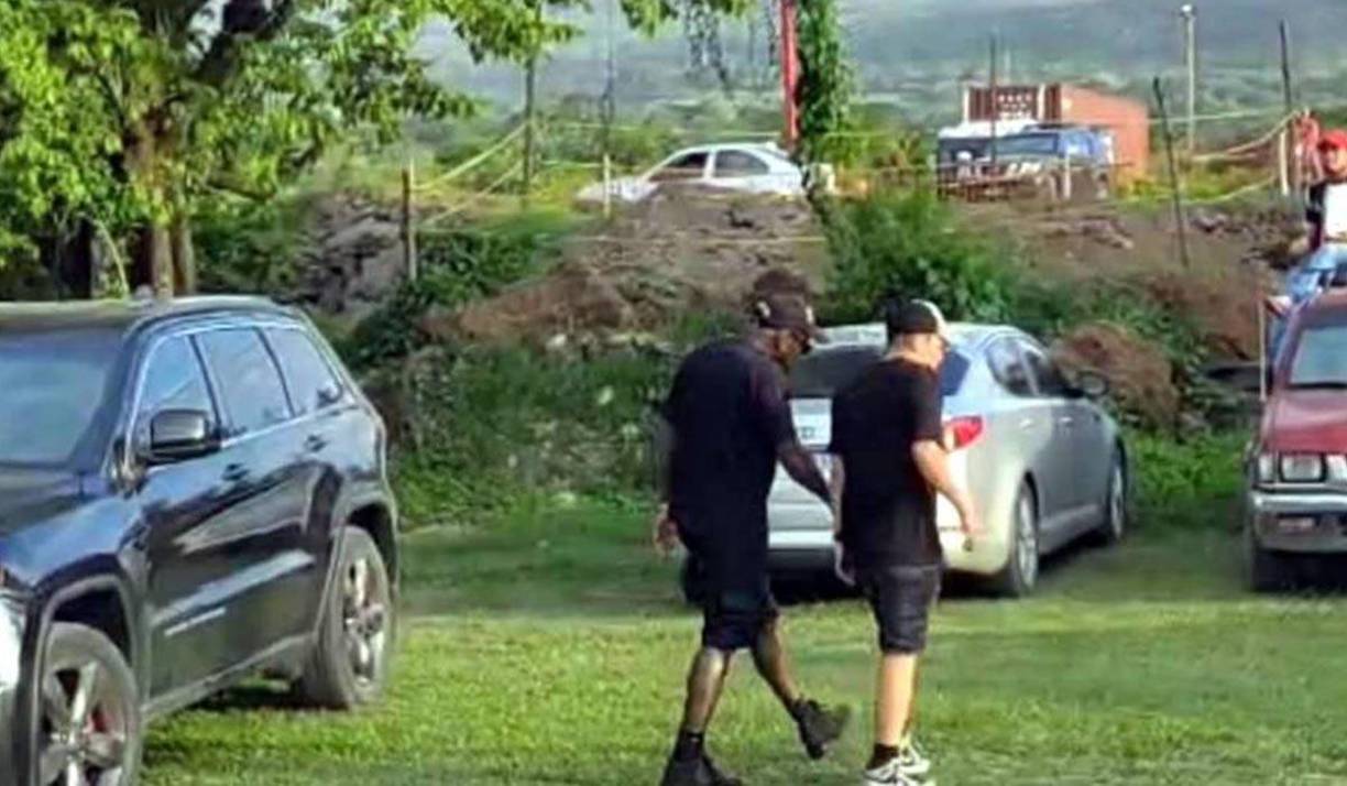 Tras el final del juego, algunos aficionados del Brasilia producto de la derrota en el Global comenzaron a desquitarse con Romell Quioto al extremo que lo sacaron del estadio. 