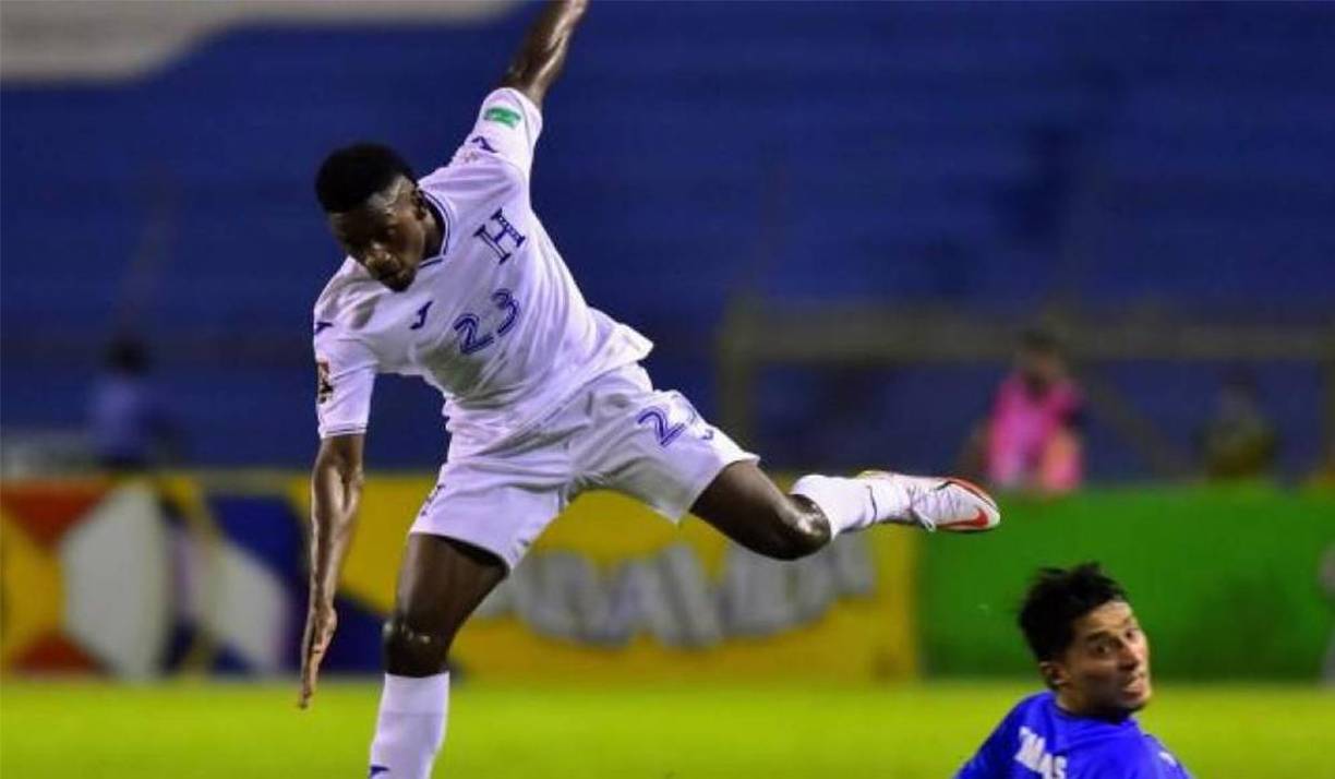 Franklin Flores: Lateral por la banda izquierda. Milita en el Real España.