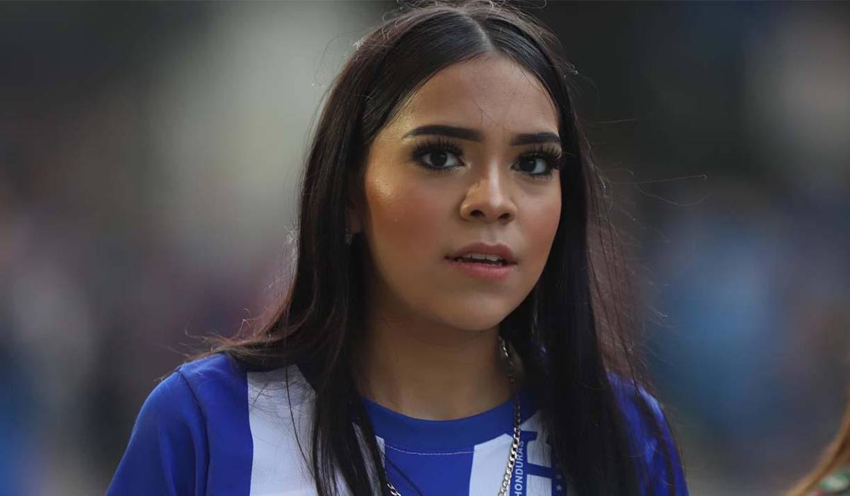 Las chicas llegaron bien identificadas con la camiseta de la selección de Honduras.