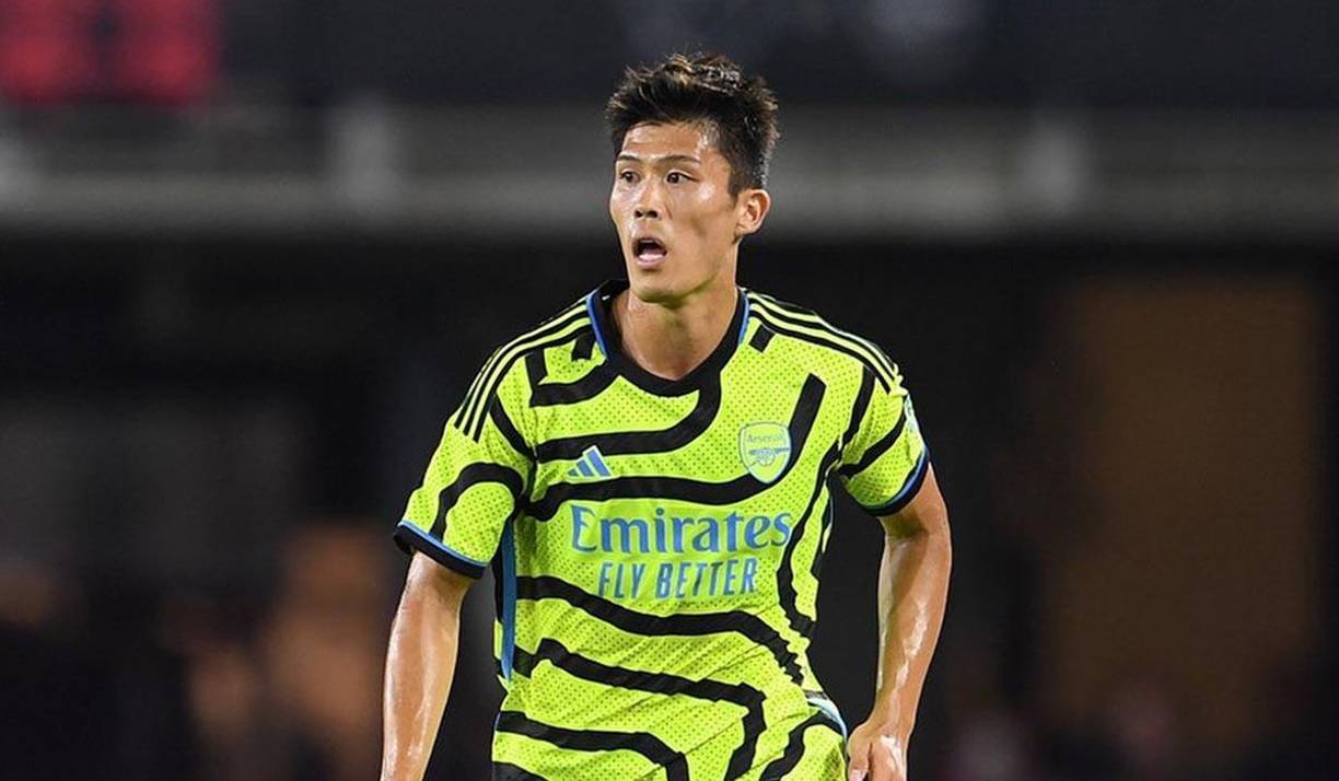 El japonés Takehiro Tomiyasu no entra en los planes de Arteta en el Arsenal y el Inter de Milán se ha interesado por ficharle.