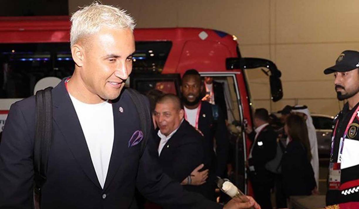 “Yo estaba como en una parte más privada, solo, sin camarógrafo y sin nada y veo que vienen puros futbolistas. Bolaños, Saborío, Keylor Navas y Andrea Salas, ahí yo tengo los videos, entonces yo hecho a grabar, pero todo el mundo estaba grabando ahí, era como gente de la producción, entonces yo tengo el teléfono encendido y hago como: hola, ¡pura vida!”, cuenta el periodista.