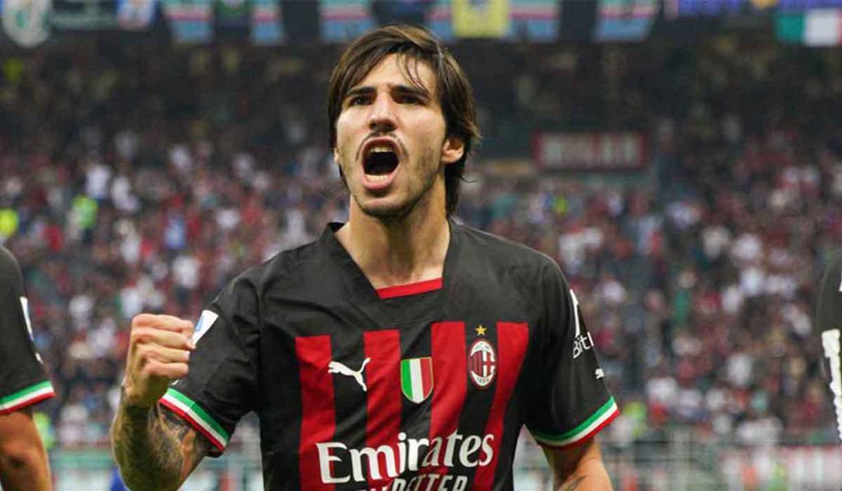 Bombazo en la Premier League. Newcastle y AC Milan han cerrado el traspaso de Sandro Tonali. El mediocentro de 23 años llegará a las ‘Urracas’ a cambio de 80 millones de euros.