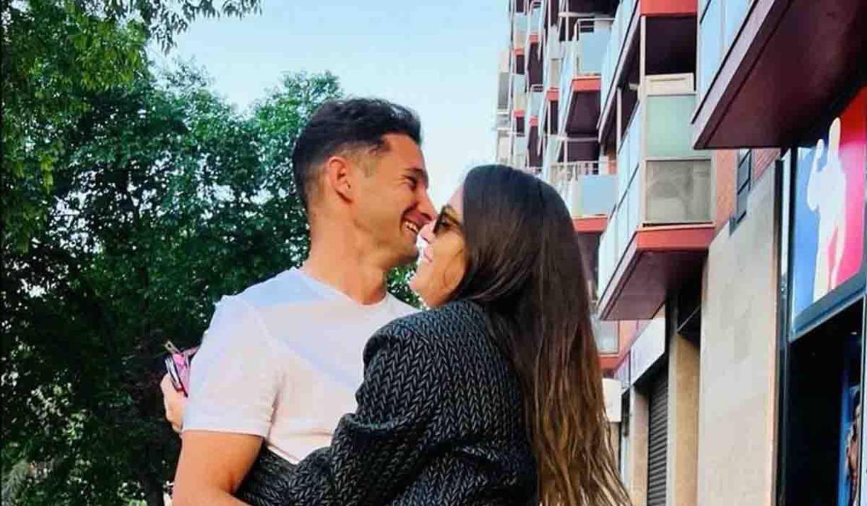 Alario está en pareja con Agustina Albertario, una de las figuras de Las Leonas, el seleccionado femenino de hockey sobre césped que viene de ser medalla de plata en los últimos Juegos Olímpicos de Tokio 2020 y que fue subcampeón del mundo en la disciplina.