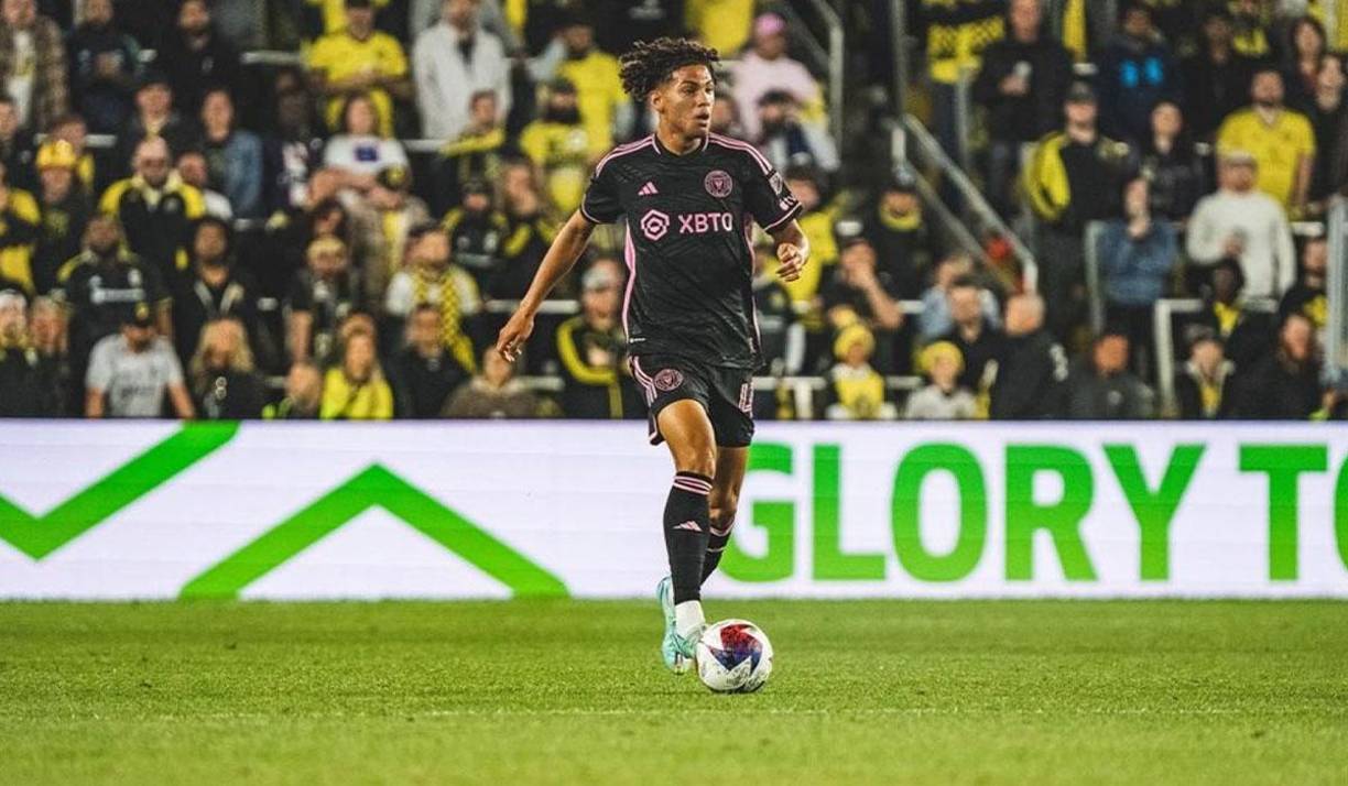 Si bien el Inter Miami se atribuye y lo llama un jugador de su academia, la verdad es que él surgió de una escuela de fútbol que se llama ‘United Stars’ donde era dirigido Martín Castro, un ex Real España, junto a Carlos Villatoro.