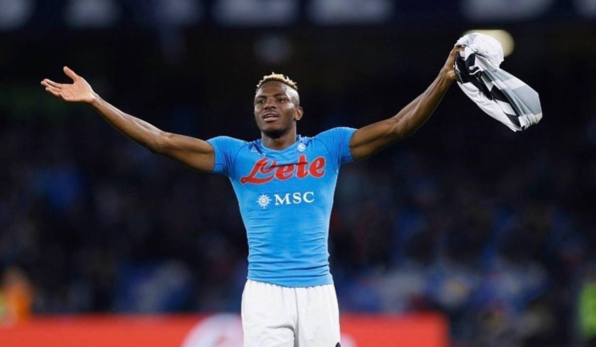 Tras la negativa de Mbappé, el Al Hilal ahora ha presentado una oferta de 140 millones de euros al Napoli por el fichaje de Víctor Osimhen. El atacante es intocable para los napolitanos, pero están valorando esa cifra.