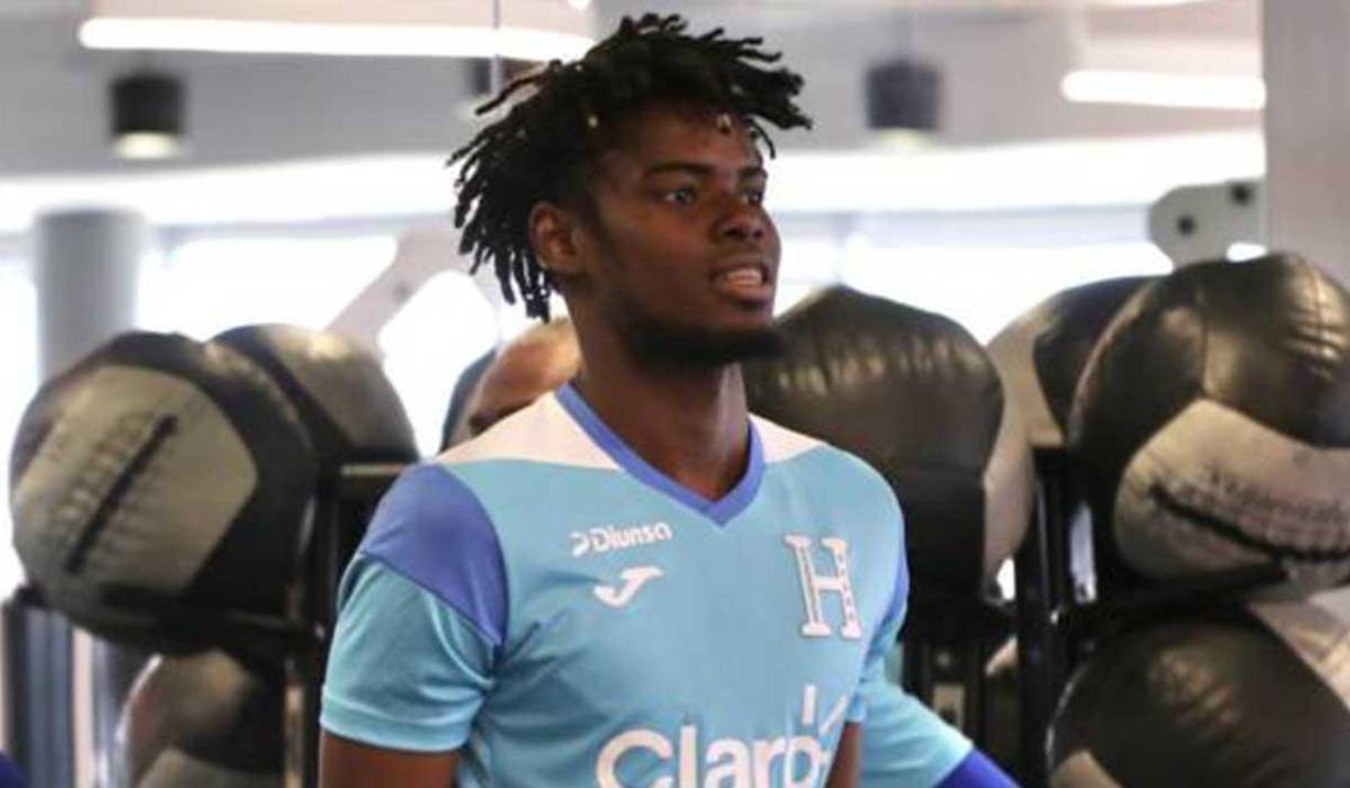 Maylor Núñez: Será uno de los cambios de Honduras. Todo indica de que estará como lateral por la banda derecha ante Qatar.